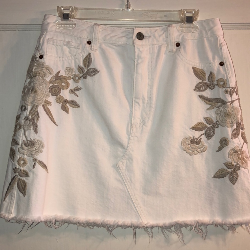 Abercrombie white floral denim skirt
